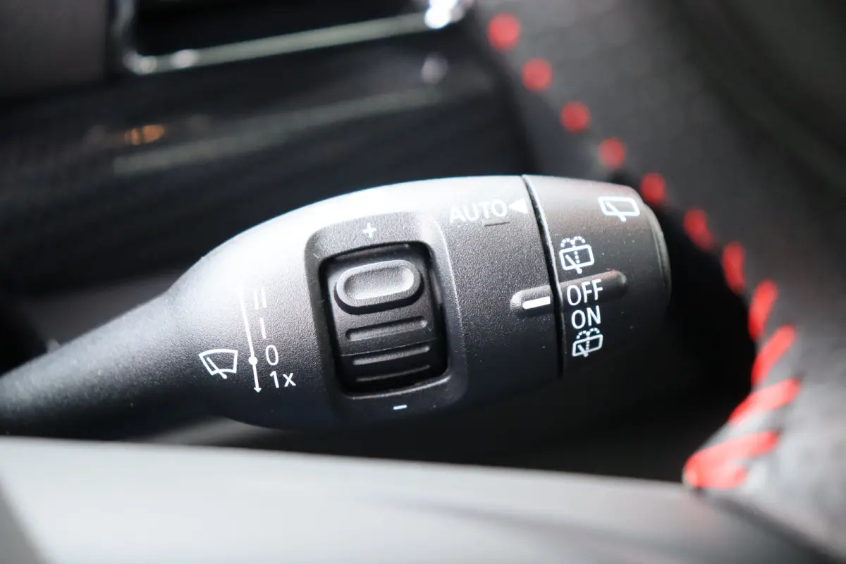 2.0 COOPER S 192PK JOHN COOPER WORKS AUTOMAAT / NAVI / LEDER / CLIMA / LED / PDC / 18" LMV / CAMERA / KEYLESS / PANO. DAK / WINTERPAKKET / UNIEK !!