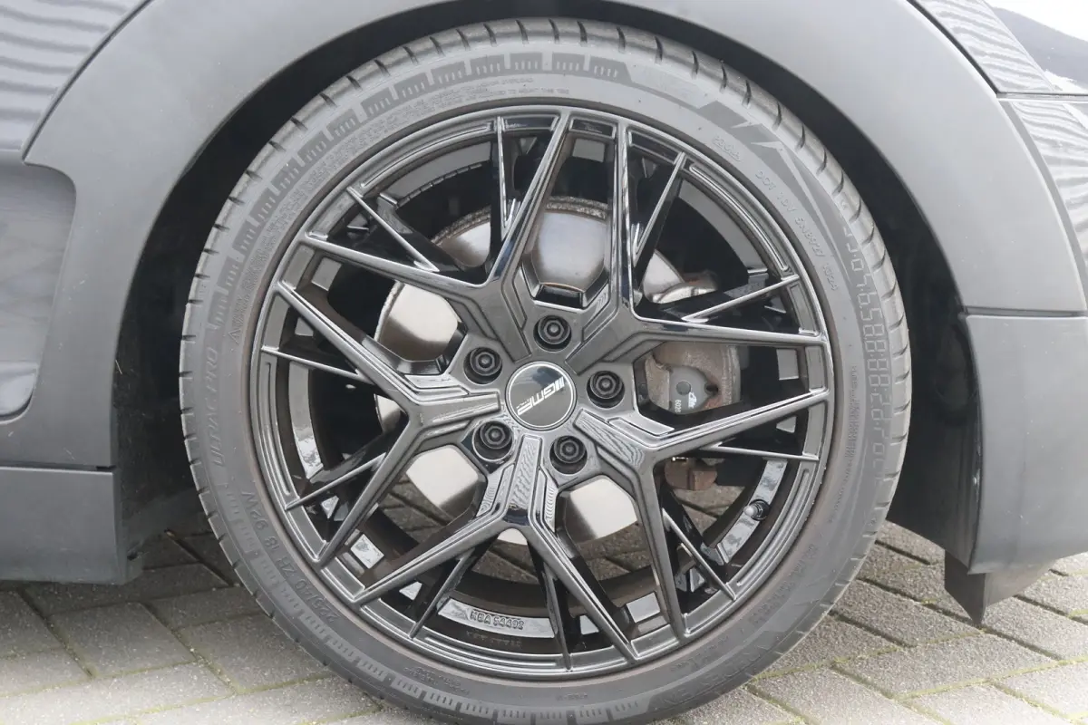 2.0 COOPER S 192PK JOHN COOPER WORKS AUTOMAAT / NAVI / LEDER / CLIMA / LED / PDC / 18" LMV / CAMERA / KEYLESS / PANO. DAK / WINTERPAKKET / UNIEK !!