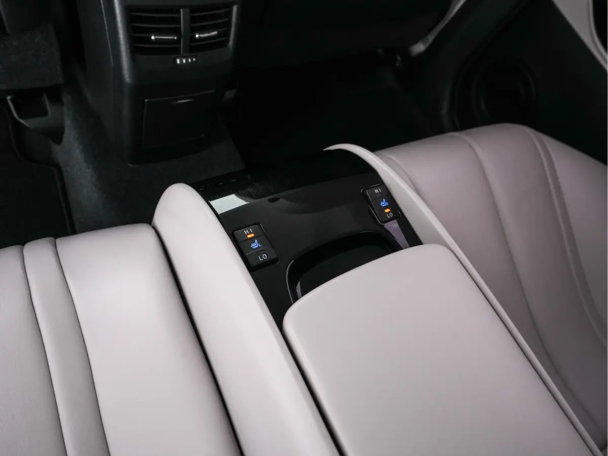 FCV Executive [ HYDROGEN ] (INCL-BTW) Aut. *LEATHER | FULL-LED | JBL-SOUND | CAMERA | KEYLESS | MEMORY-PACK | ADAPTIVE-CRUISE | BLIND-SPOT |  DAB | NAVI-FULLMAP | DIGICOCKPIT | COMFORTSEATS 
