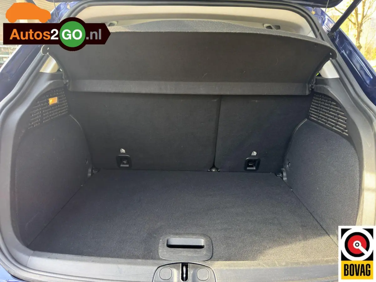 1.6 Lounge