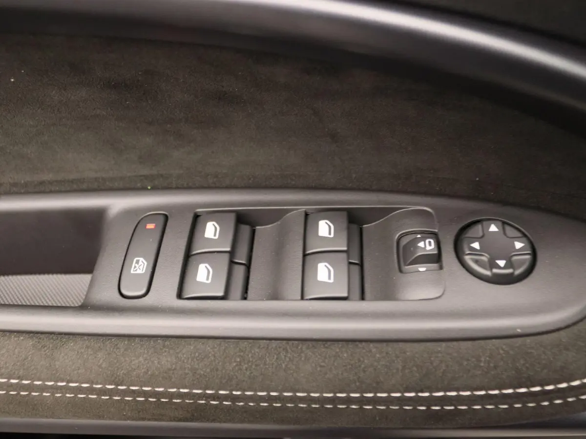 1.2 Turbo Hybrid Ibrida Sport Speciale | Alcantara | Panoramadak | Technopack