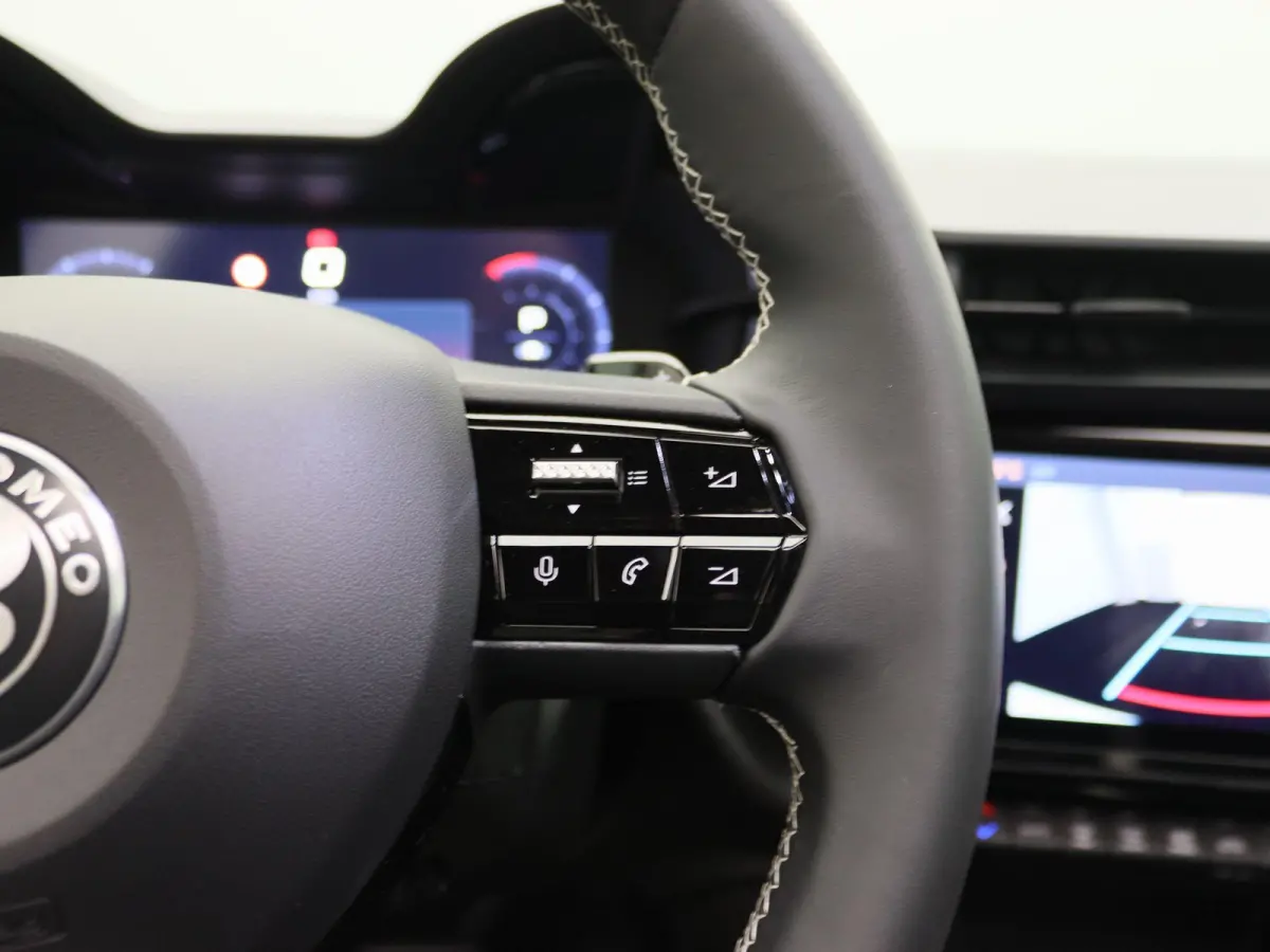 1.2 Turbo Hybrid Ibrida Sport Speciale | Alcantara | Panoramadak | Technopack