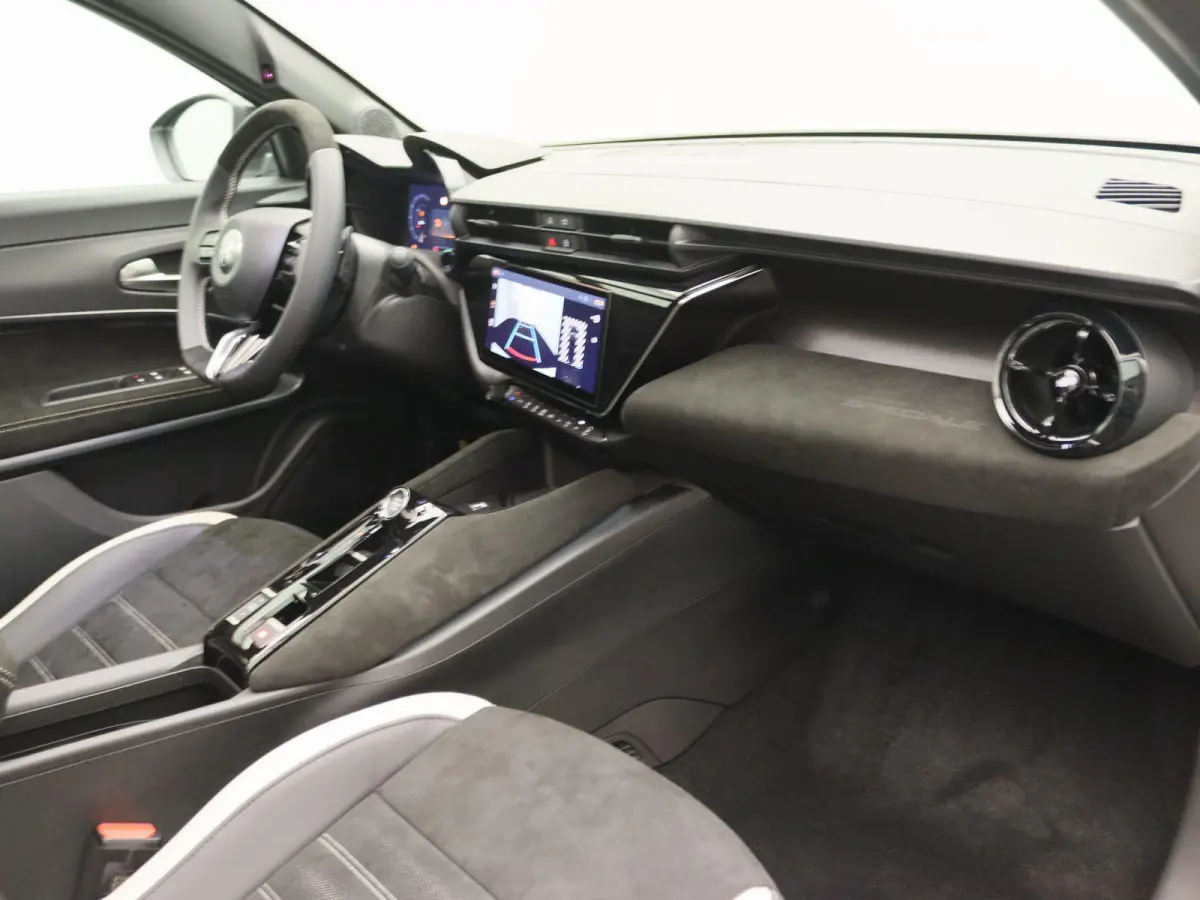 1.2 Turbo Hybrid Ibrida Sport Speciale | Alcantara | Panoramadak | Technopack