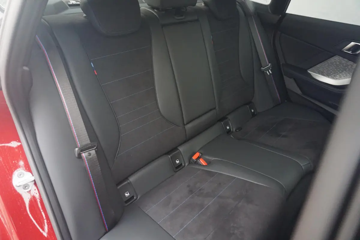 220 M Sportpakket Pro 19'' / Panoramadak / Comfort Access / Driving Assistant
