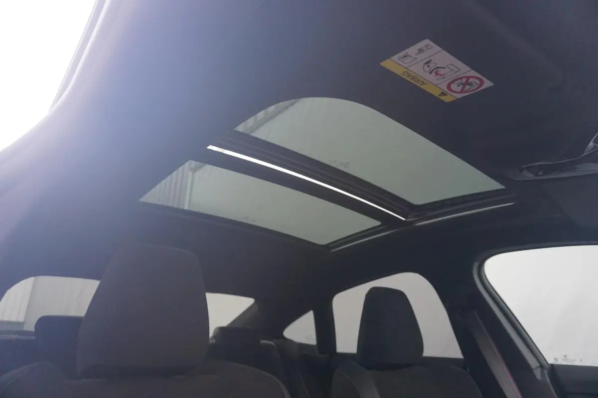 220 M Sportpakket Pro 19'' / Panoramadak / Comfort Access / Driving Assistant