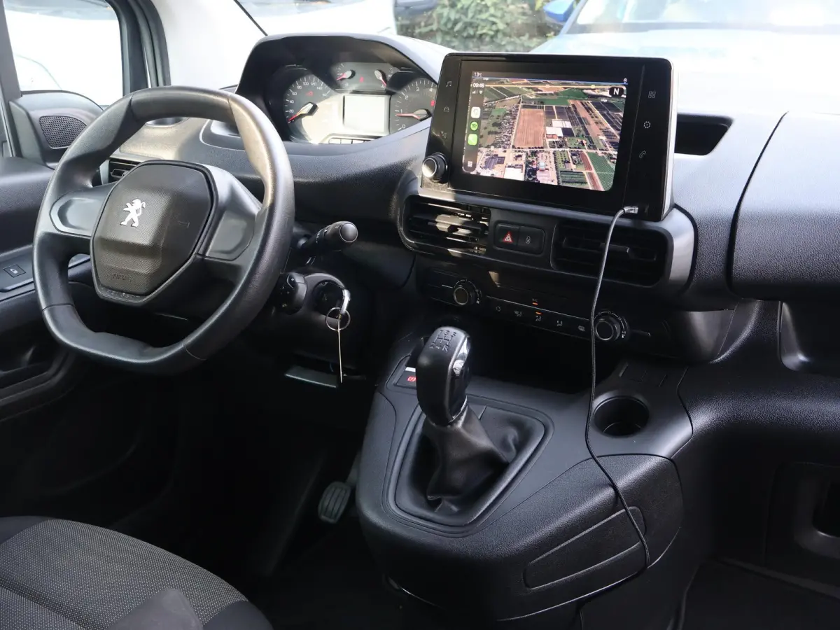1.5 BLUEHDI 100 PK PREMIUM + BOTT KAST | 230V OMVORMER | TREKHAAK | APPLE CARPLAY
