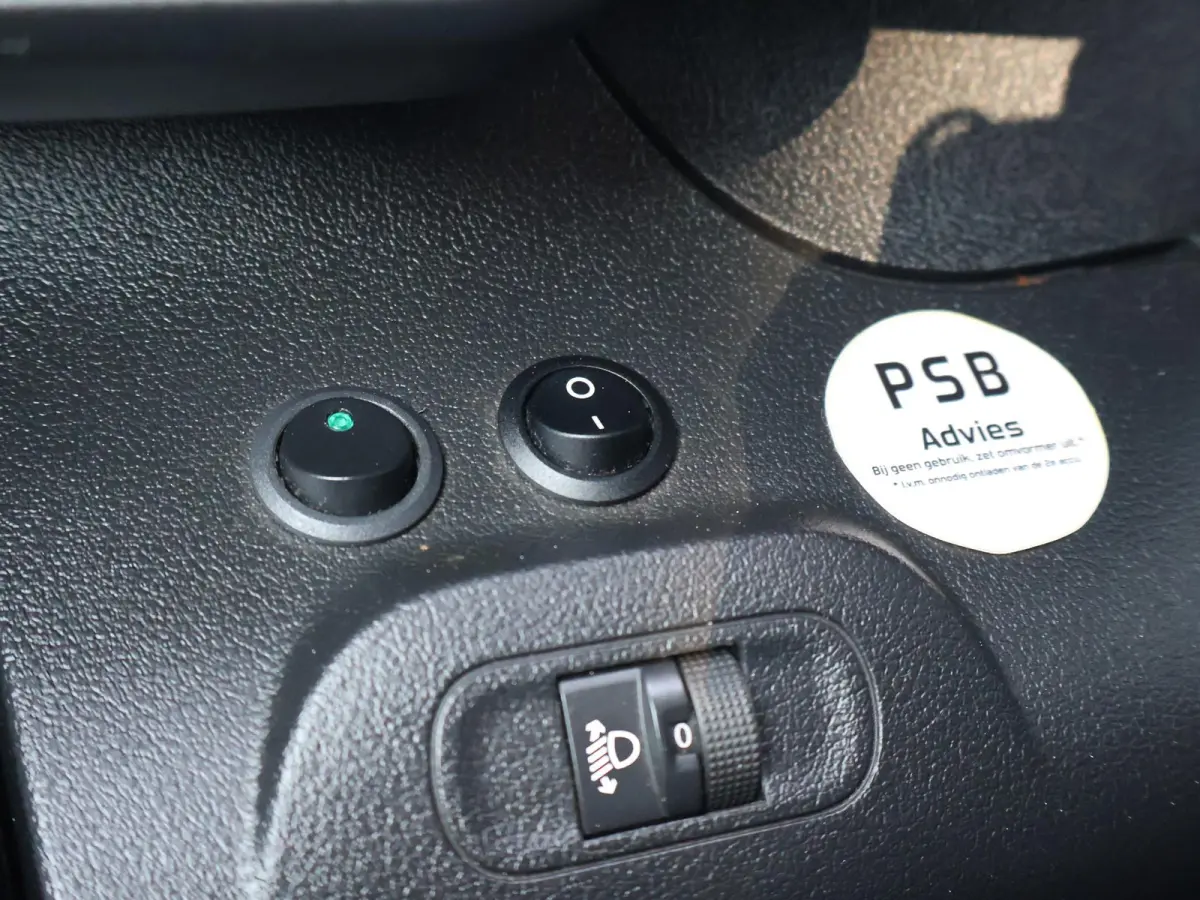 1.5 BLUEHDI 100 PK PREMIUM + BOTT KAST | 230V OMVORMER | TREKHAAK | APPLE CARPLAY