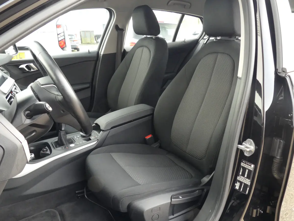 118i Business Edition | PARKEERSENSOREN V+A | APPLE CARPLAY / ANDRIOD AUTO | NAVI |