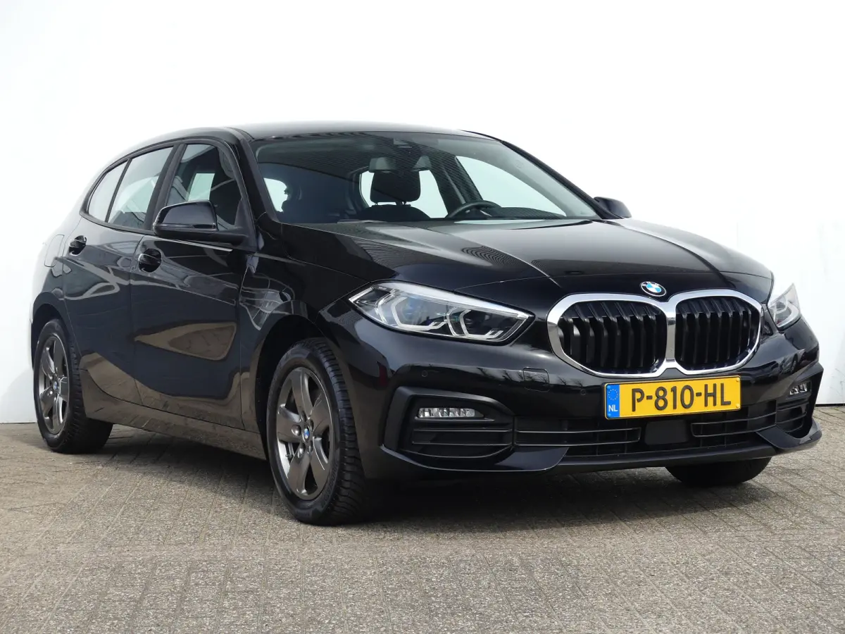 118i Business Edition | PARKEERSENSOREN V+A | APPLE CARPLAY / ANDRIOD AUTO | NAVI |