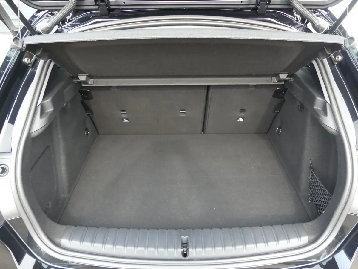 118i Business Edition | PARKEERSENSOREN V+A | APPLE CARPLAY / ANDRIOD AUTO | NAVI |
