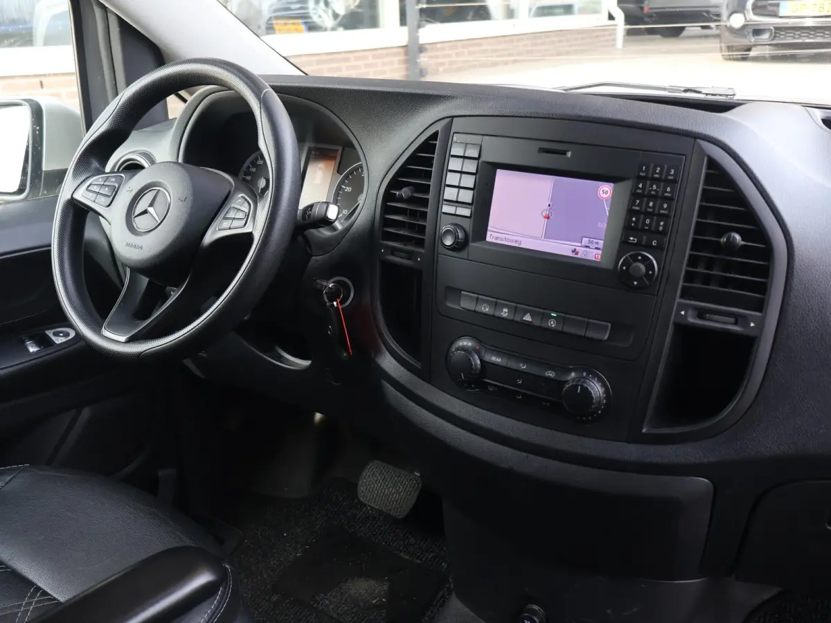 114 CDI 136 PK AUT. LANG DUBBEL CABINE + LEDER | 19 INCH LMV | TREKHAAK | NAVIGATIE