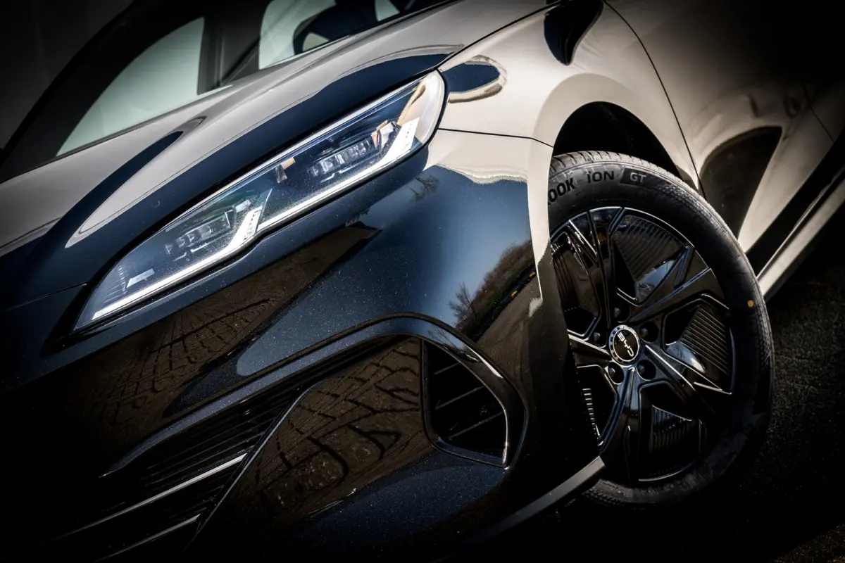 1.5 DM-i 183 Pk PHEV Boost | 1.350 WLTP | Adapt. Cruise | Keyless | Vegan Leder | Camera |  LED verlichting