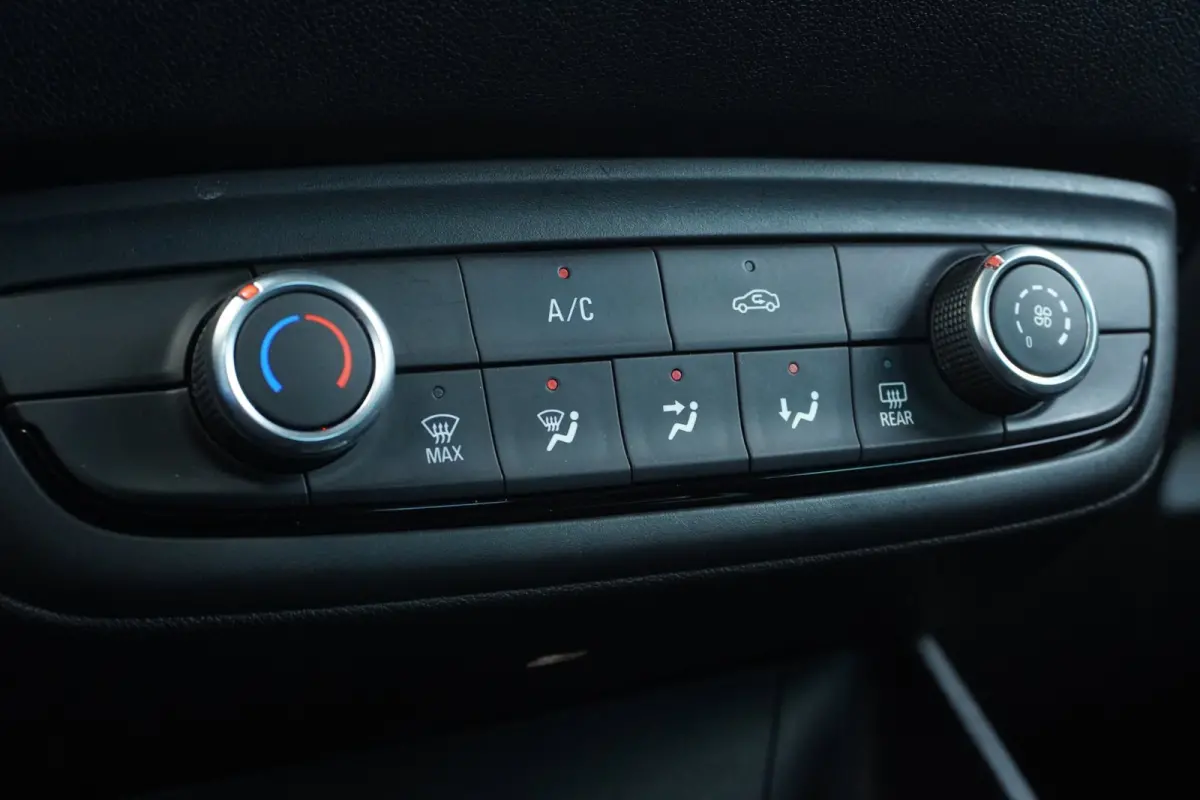 1.2 Turbo 120 Jaar Edition + Nieuwe Distributie-snaar = DEALER KWALITEIT !!