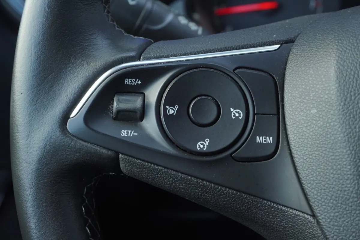 1.2 Turbo 120 Jaar Edition + Nieuwe Distributie-snaar = DEALER KWALITEIT !!