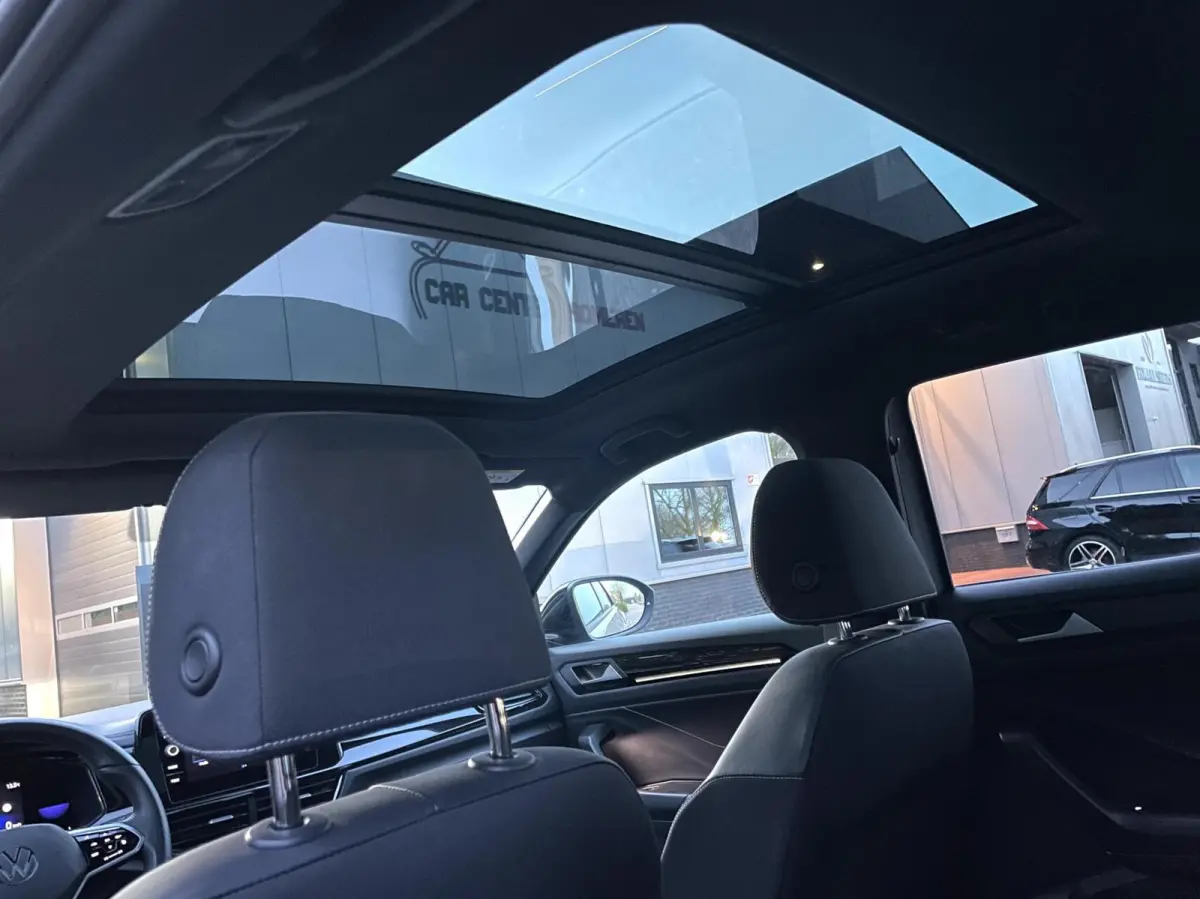 1.5 TSI R-Line Black Style/ Cam/ Pano/ Keyless/ Matrix IQ/ 18''LMV