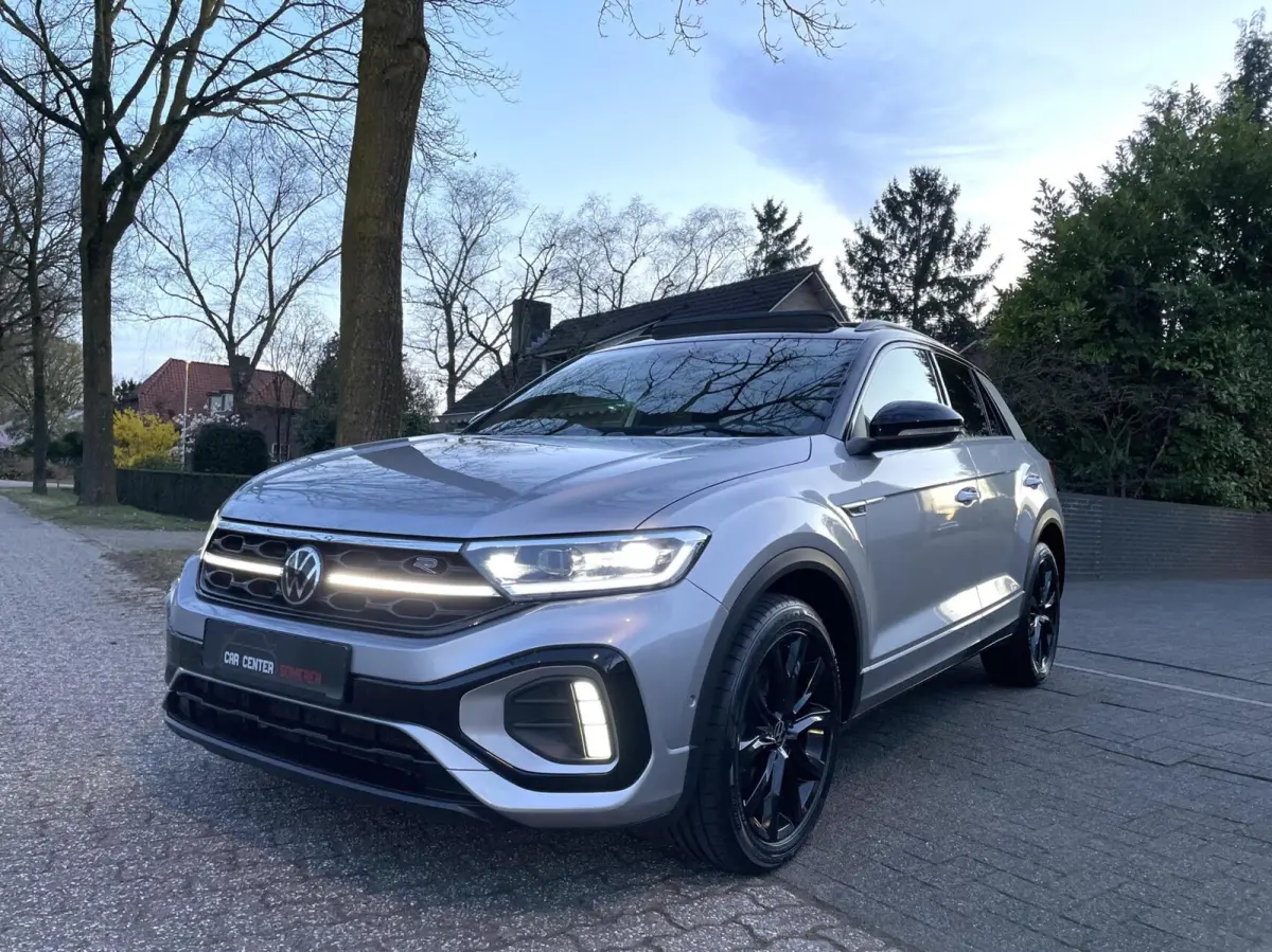 1.5 TSI R-Line Black Style/ Cam/ Pano/ Keyless/ Matrix IQ/ 18''LMV