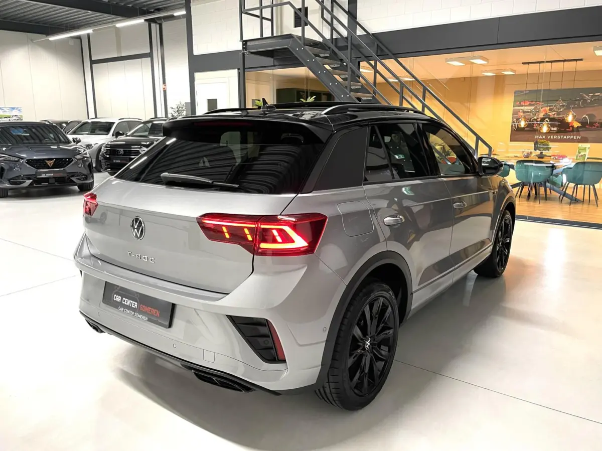 1.5 TSI R-Line Black Style/ Cam/ Pano/ Keyless/ Matrix IQ/ 18''LMV