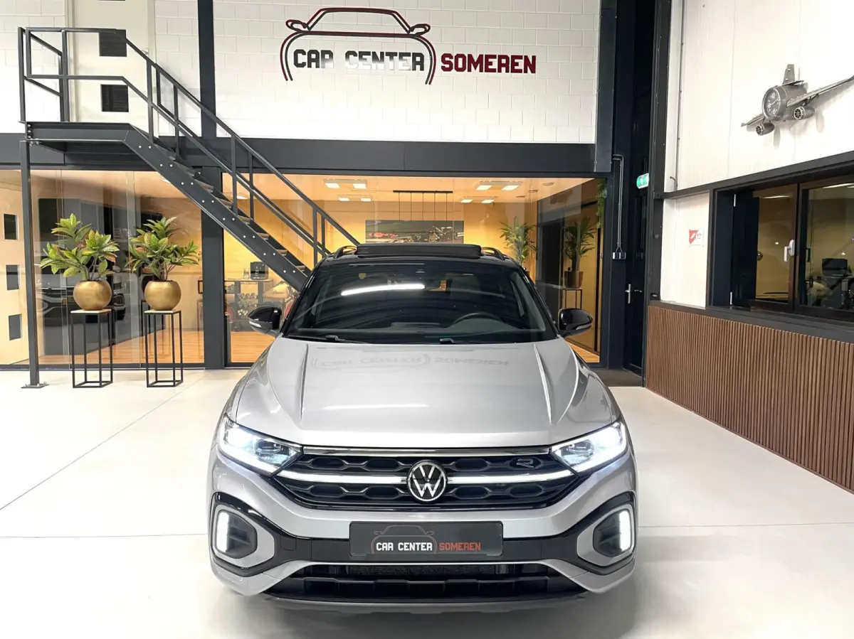 1.5 TSI R-Line Black Style/ Cam/ Pano/ Keyless/ Matrix IQ/ 18''LMV