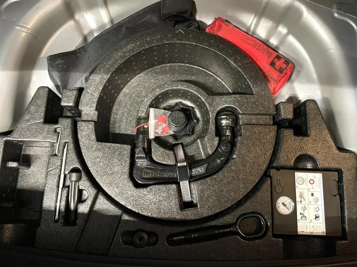1.5 TSI R-Line Black Style/ Cam/ Pano/ Keyless/ Matrix IQ/ 18''LMV