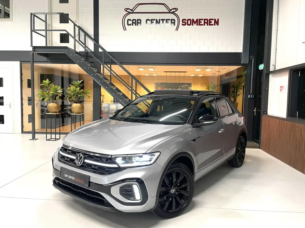 1.5 TSI R-Line Black Style/ Cam/ Pano/ Keyless/ Matrix IQ/ 18''LMV