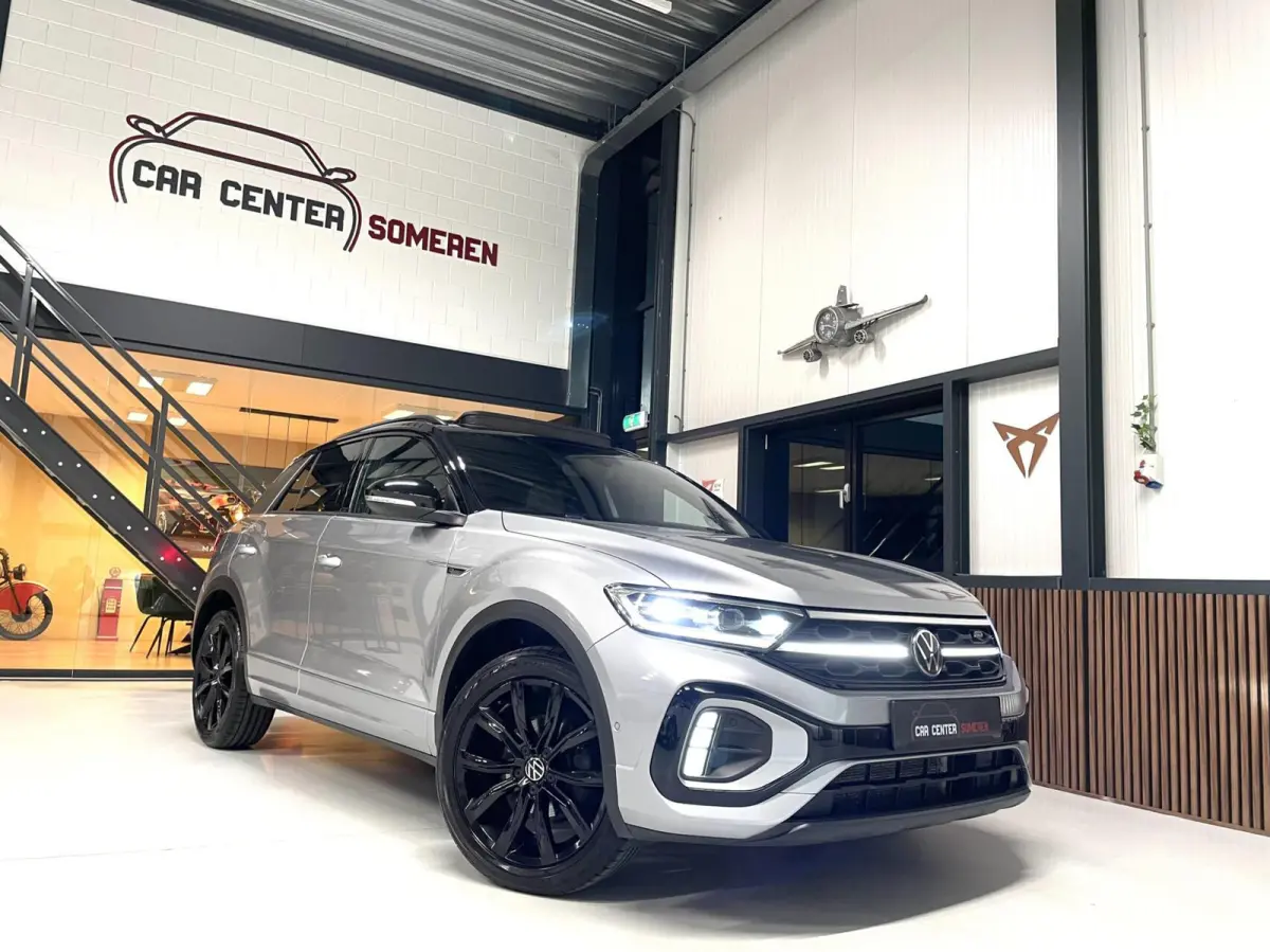 1.5 TSI R-Line Black Style/ Cam/ Pano/ Keyless/ Matrix IQ/ 18''LMV