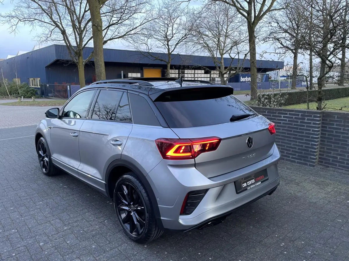 1.5 TSI R-Line Black Style/ Cam/ Pano/ Keyless/ Matrix IQ/ 18''LMV