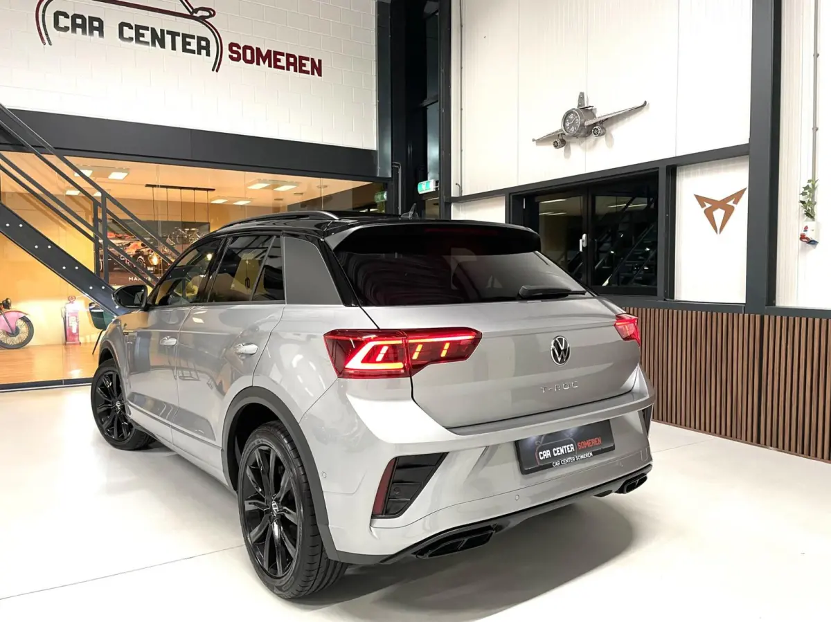 1.5 TSI R-Line Black Style/ Cam/ Pano/ Keyless/ Matrix IQ/ 18''LMV