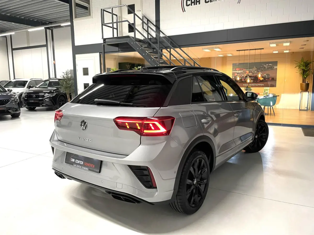 1.5 TSI R-Line Black Style/ Cam/ Pano/ Keyless/ Matrix IQ/ 18''LMV