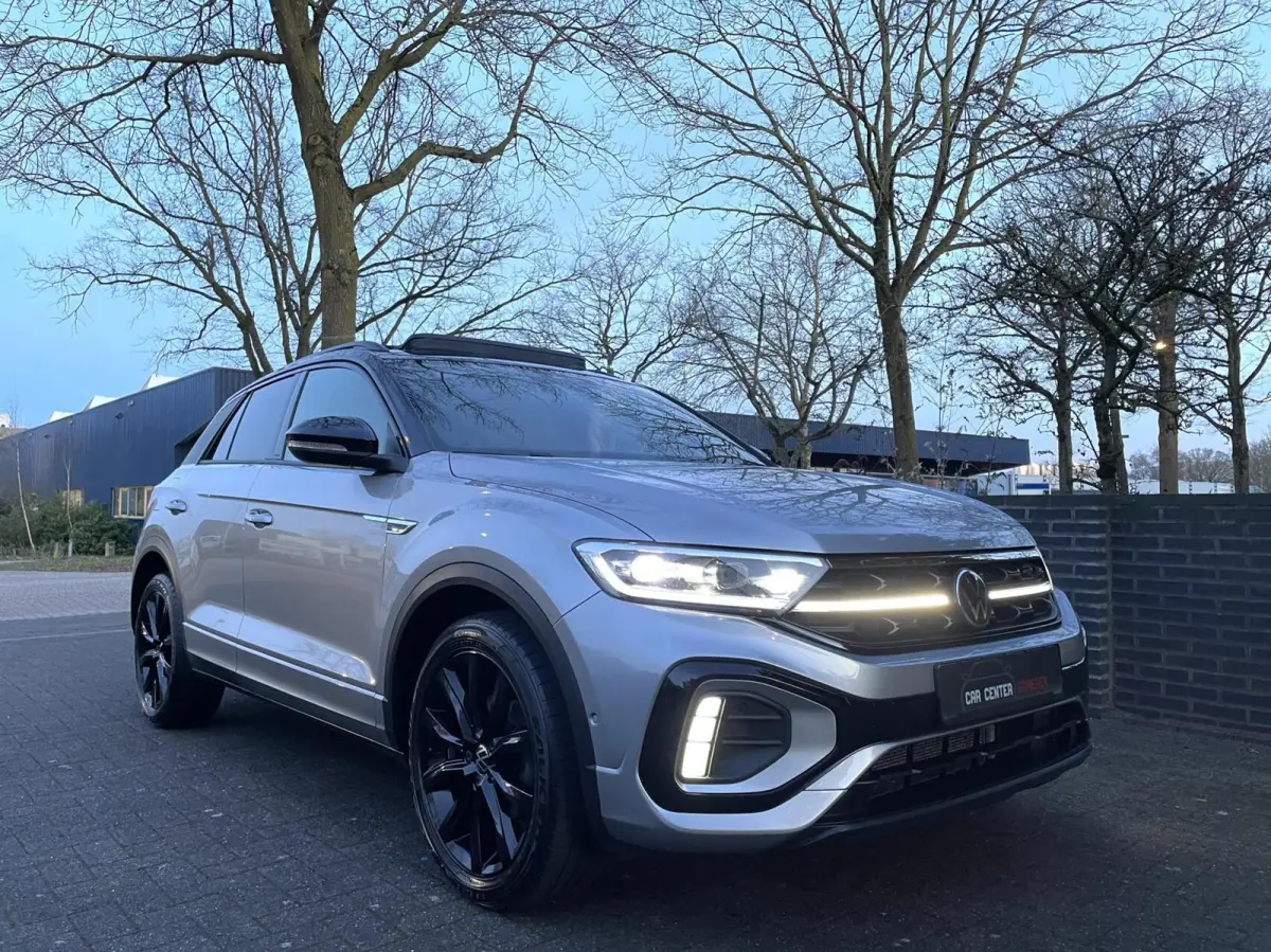 1.5 TSI R-Line Black Style/ Cam/ Pano/ Keyless/ Matrix IQ/ 18''LMV