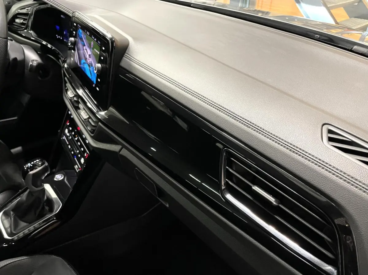 1.5 TSI R-Line Black Style/ Cam/ Pano/ Keyless/ Matrix IQ/ 18''LMV