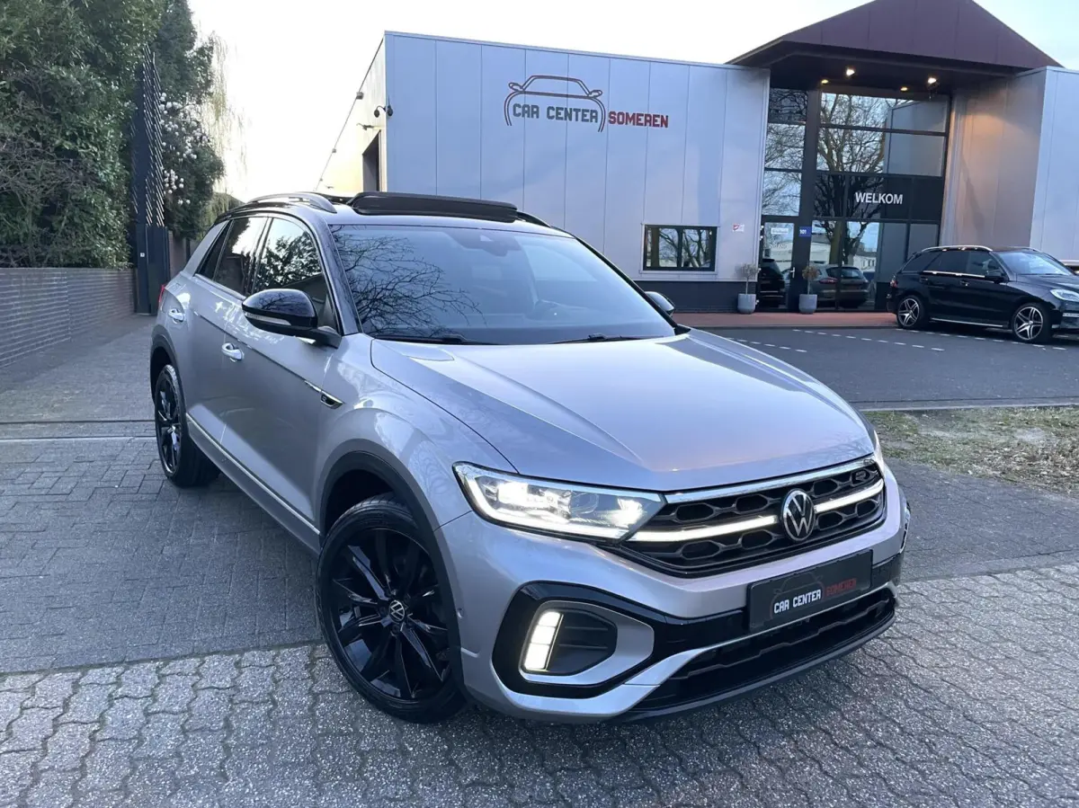 1.5 TSI R-Line Black Style/ Cam/ Pano/ Keyless/ Matrix IQ/ 18''LMV