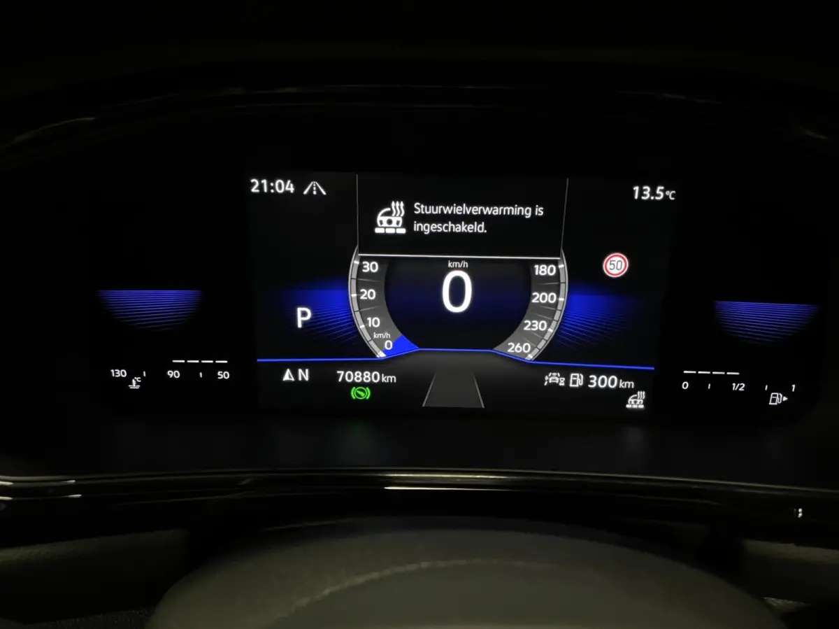 1.5 TSI R-Line Black Style/ Cam/ Pano/ Keyless/ Matrix IQ/ 18''LMV