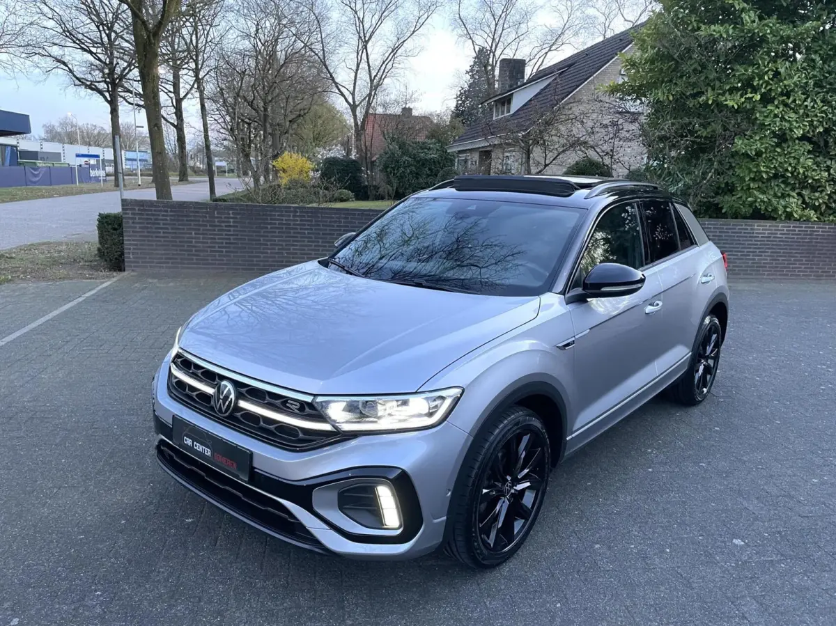 1.5 TSI R-Line Black Style/ Cam/ Pano/ Keyless/ Matrix IQ/ 18''LMV