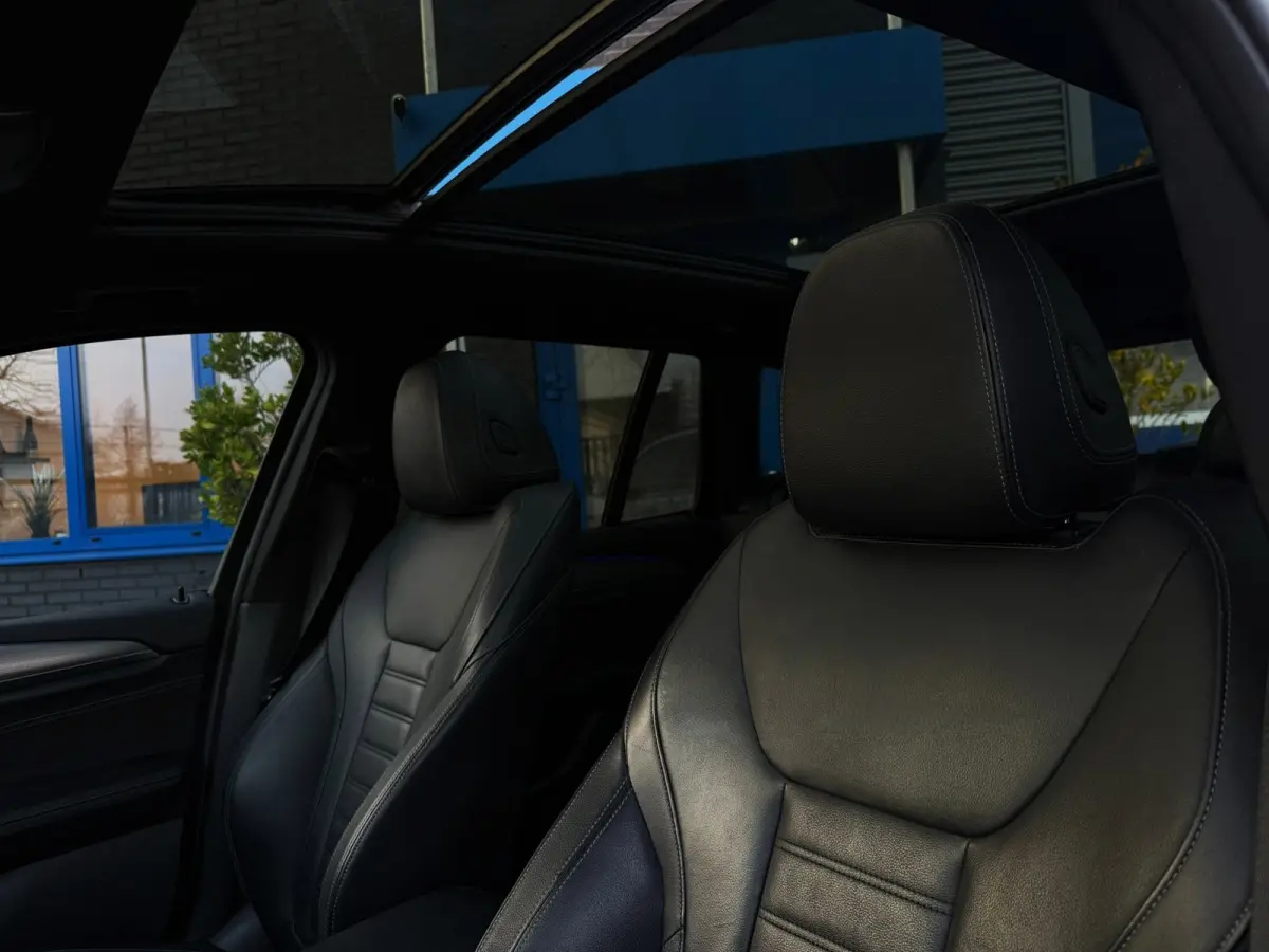 XDrive30i High Executive 252PK|M-Pakket|HUD|Pano|Sportstoelen|Led|AUT|DigitalCockpit|StoelVW|Leder interieur|Face Lift|PDC