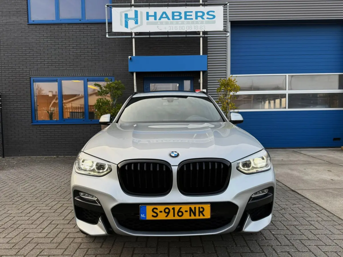 XDrive30i High Executive 252PK|M-Pakket|HUD|Pano|Sportstoelen|Led|AUT|DigitalCockpit|StoelVW|Leder interieur|Face Lift|PDC