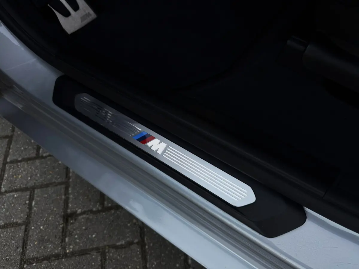 XDrive30i High Executive 252PK|M-Pakket|HUD|Pano|Sportstoelen|Led|AUT|DigitalCockpit|StoelVW|Leder interieur|Face Lift|PDC