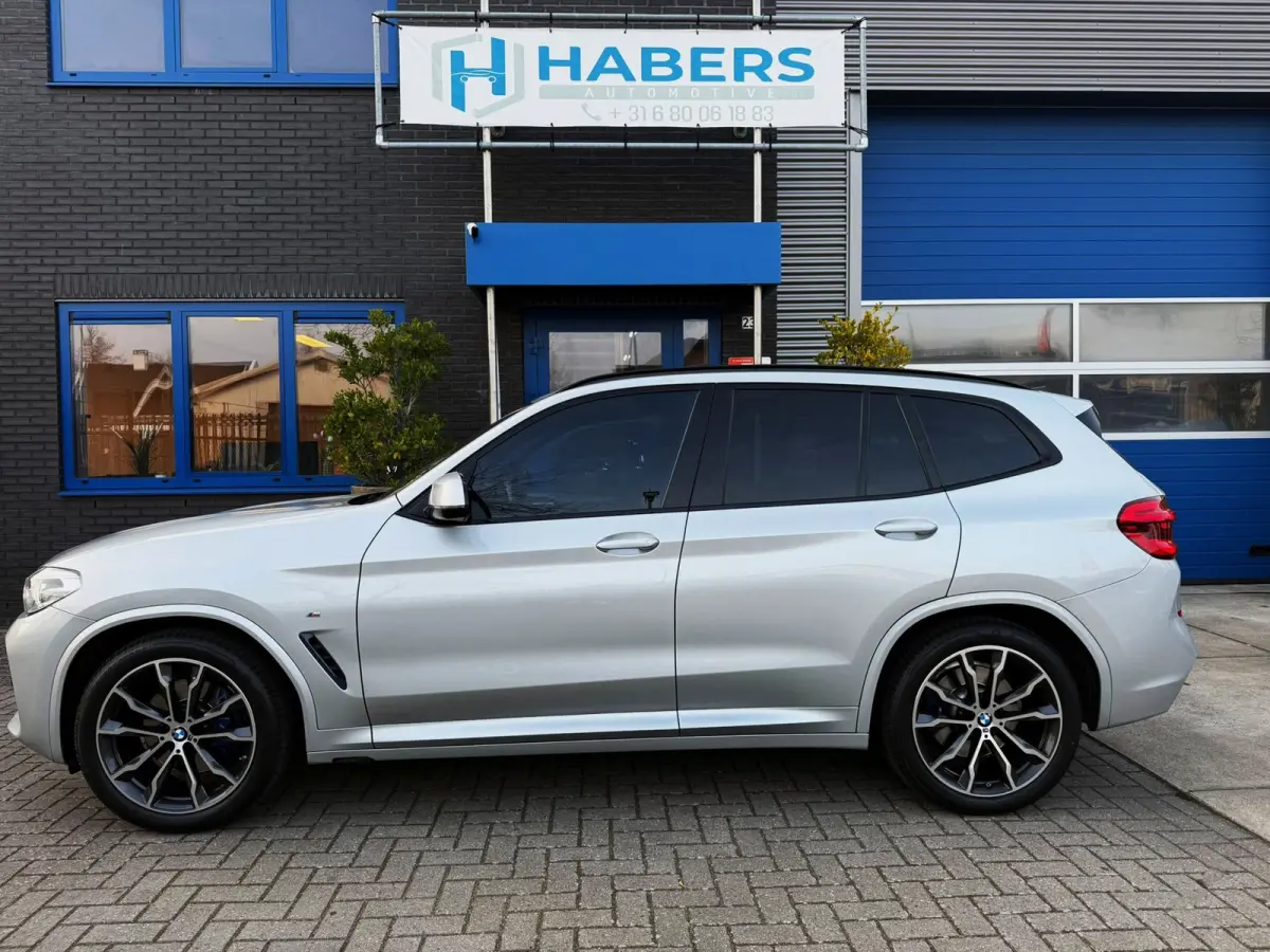 XDrive30i High Executive 252PK|M-Pakket|HUD|Pano|Sportstoelen|Led|AUT|DigitalCockpit|StoelVW|Leder interieur|Face Lift|PDC