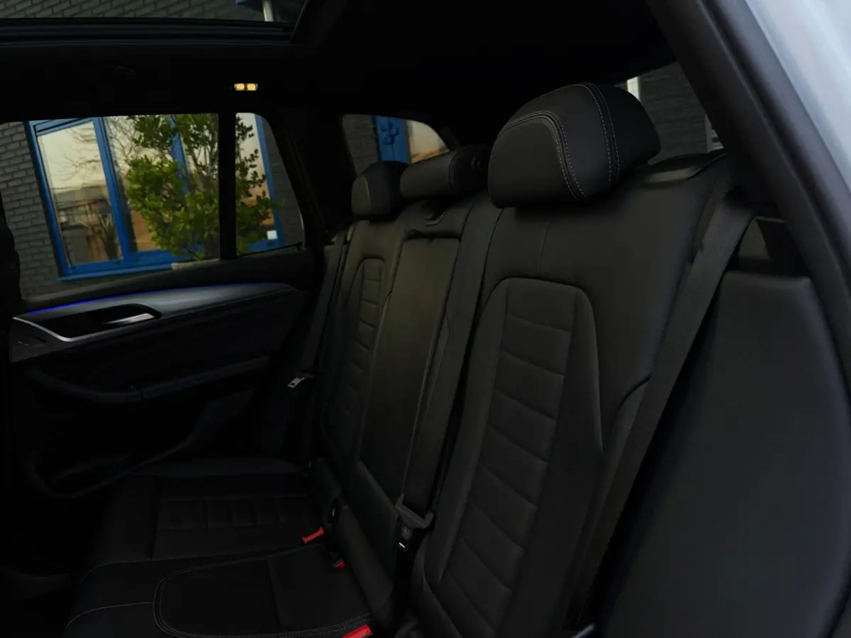 XDrive30i High Executive 252PK|M-Pakket|HUD|Pano|Sportstoelen|Led|AUT|DigitalCockpit|StoelVW|Leder interieur|Face Lift|PDC
