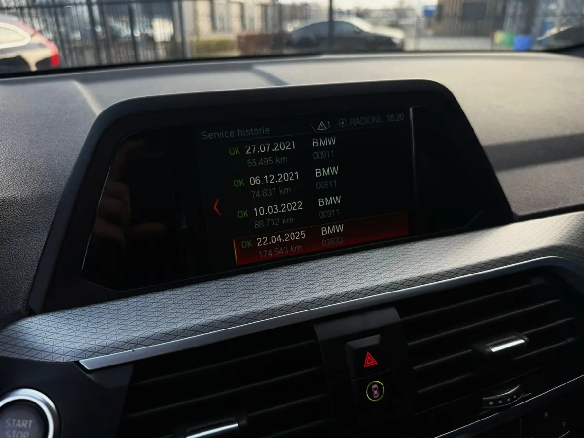 XDrive30i High Executive 252PK|M-Pakket|HUD|Pano|Sportstoelen|Led|AUT|DigitalCockpit|StoelVW|Leder interieur|Face Lift|PDC