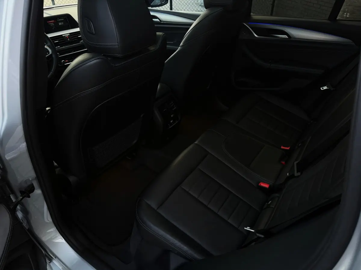 XDrive30i High Executive 252PK|M-Pakket|HUD|Pano|Sportstoelen|Led|AUT|DigitalCockpit|StoelVW|Leder interieur|Face Lift|PDC