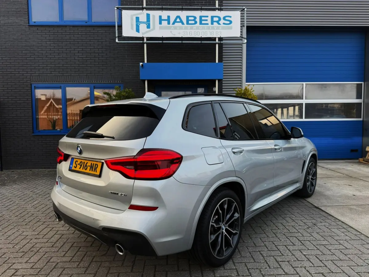 XDrive30i High Executive 252PK|M-Pakket|HUD|Pano|Sportstoelen|Led|AUT|DigitalCockpit|StoelVW|Leder interieur|Face Lift|PDC