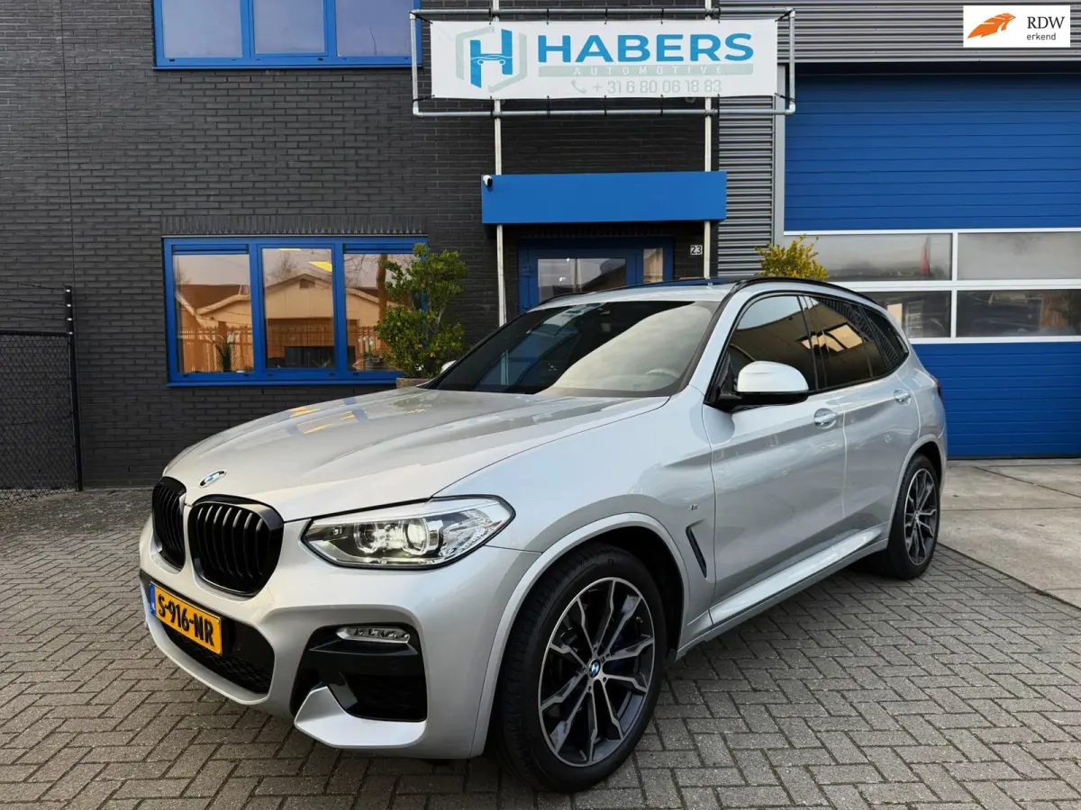 XDrive30i High Executive 252PK|M-Pakket|HUD|Pano|Sportstoelen|Led|AUT|DigitalCockpit|StoelVW|Leder interieur|Face Lift|PDC