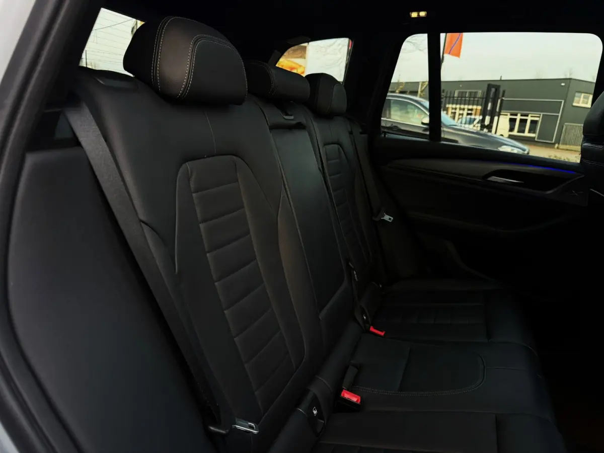 XDrive30i High Executive 252PK|M-Pakket|HUD|Pano|Sportstoelen|Led|AUT|DigitalCockpit|StoelVW|Leder interieur|Face Lift|PDC