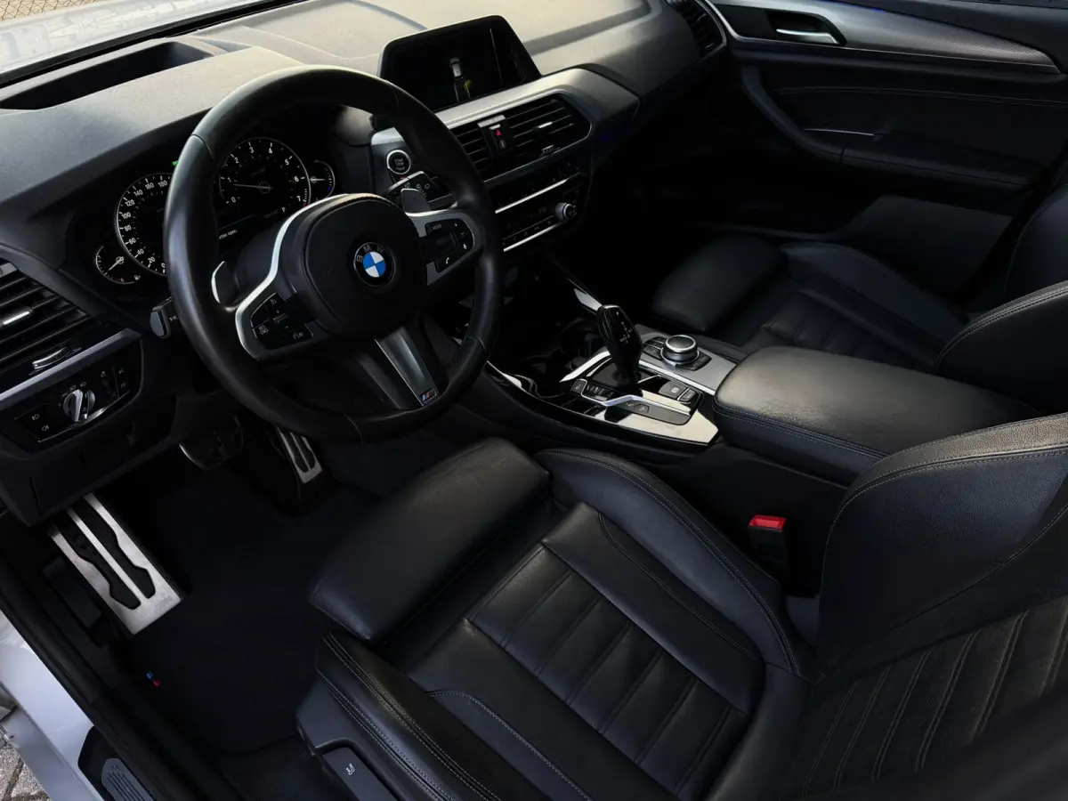 XDrive30i High Executive 252PK|M-Pakket|HUD|Pano|Sportstoelen|Led|AUT|DigitalCockpit|StoelVW|Leder interieur|Face Lift|PDC