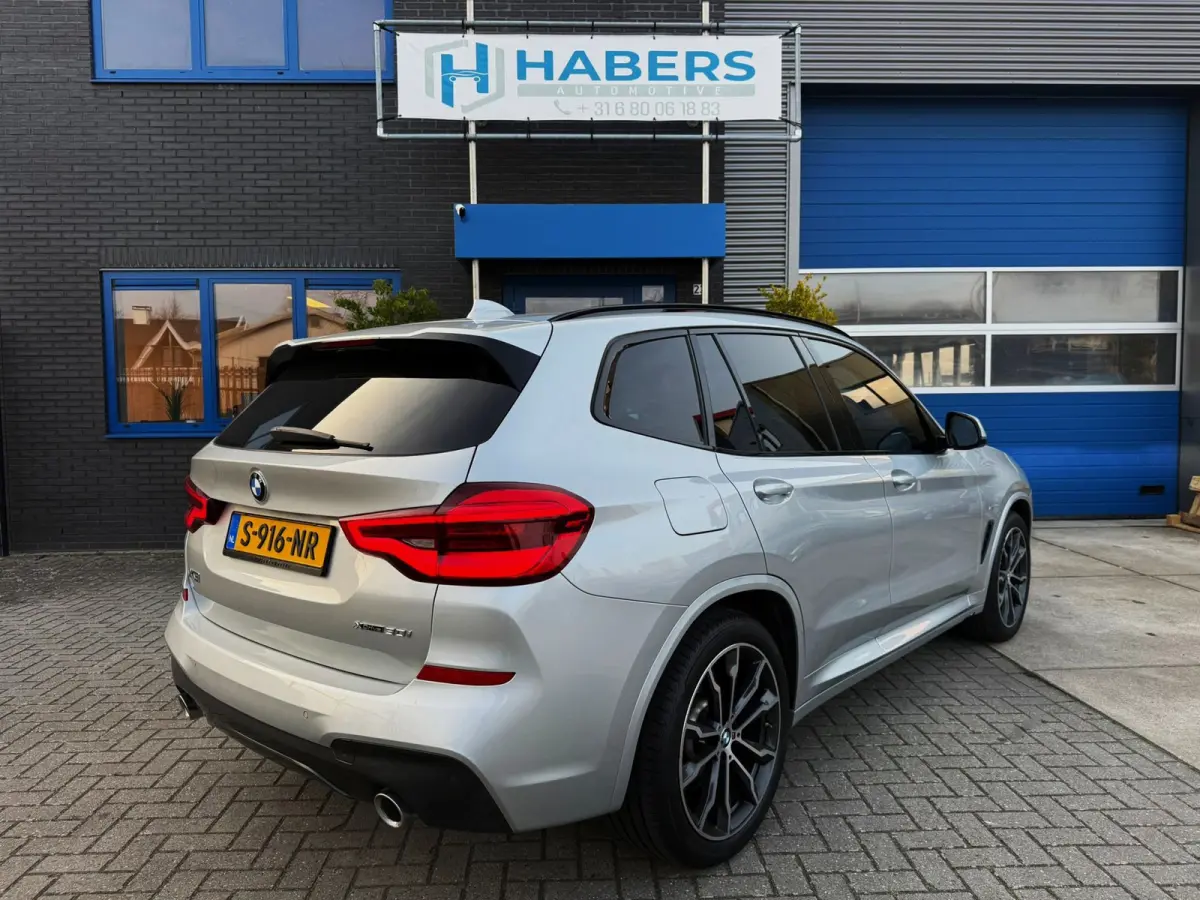 XDrive30i High Executive 252PK|M-Pakket|HUD|Pano|Sportstoelen|Led|AUT|DigitalCockpit|StoelVW|Leder interieur|Face Lift|PDC