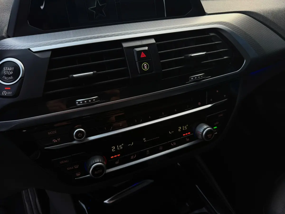 XDrive30i High Executive 252PK|M-Pakket|HUD|Pano|Sportstoelen|Led|AUT|DigitalCockpit|StoelVW|Leder interieur|Face Lift|PDC