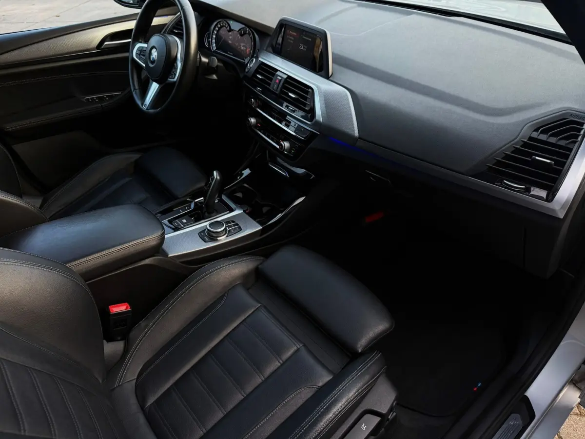 XDrive30i High Executive 252PK|M-Pakket|HUD|Pano|Sportstoelen|Led|AUT|DigitalCockpit|StoelVW|Leder interieur|Face Lift|PDC