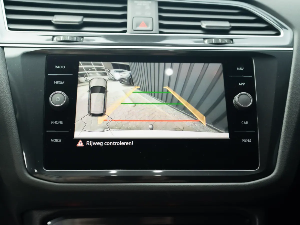1.5 TSI R-Line Business+ | Trekhaak wegkl. | Head Up | Side Assist | IQ Light | Elk. A-klep | Prijs Rijklaar!!