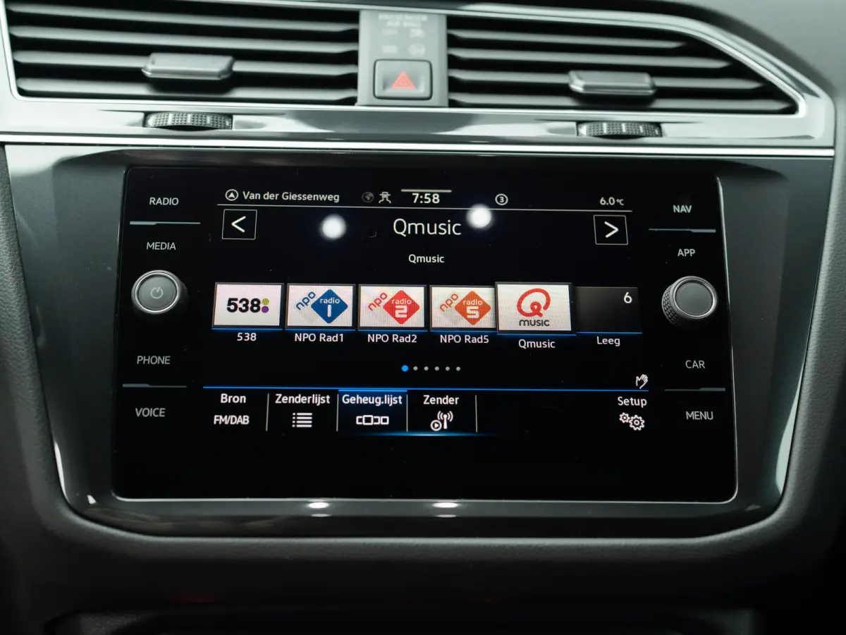 1.5 TSI R-Line Business+ | Trekhaak wegkl. | Head Up | Side Assist | IQ Light | Elk. A-klep | Prijs Rijklaar!!
