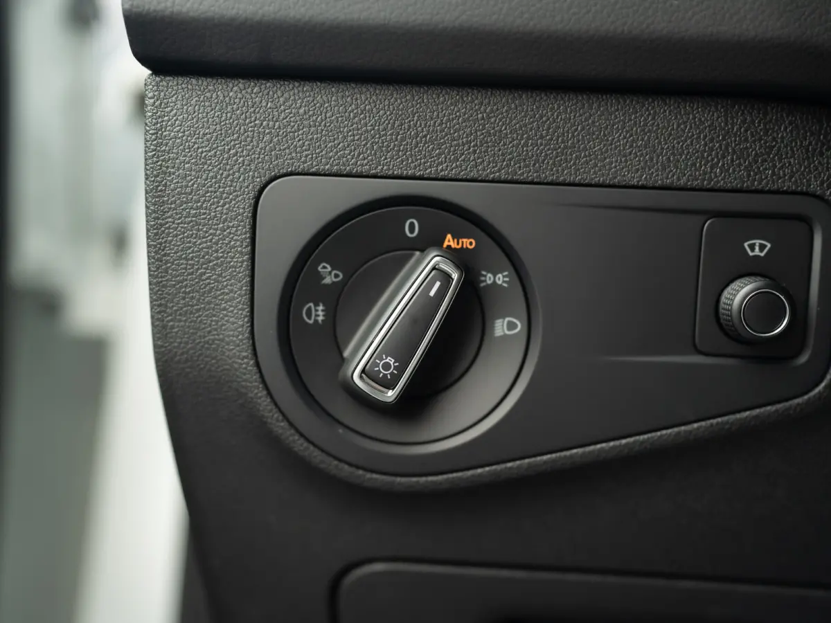 1.5 TSI R-Line Business+ | Trekhaak wegkl. | Head Up | Side Assist | IQ Light | Elk. A-klep | Prijs Rijklaar!!